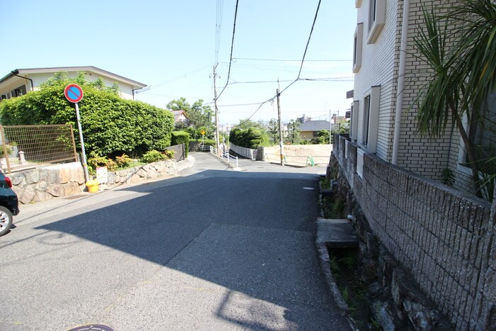 エントランス部分 岡本山手フラッツ