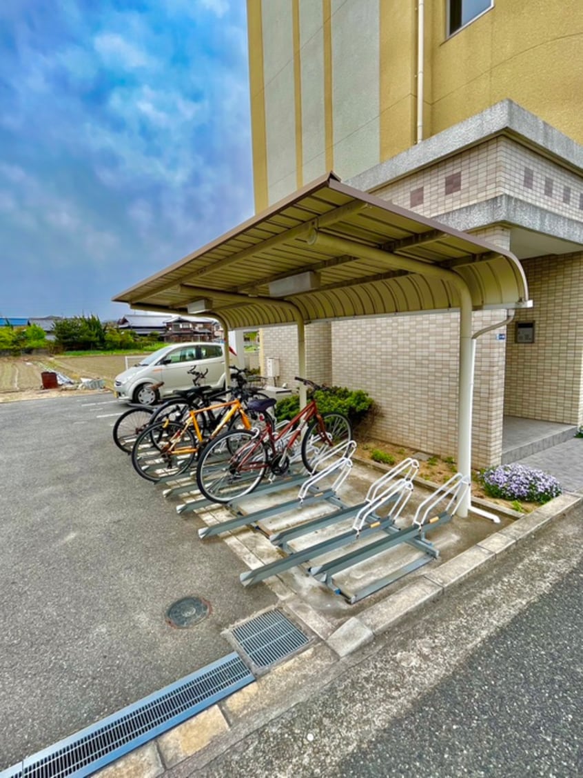 駐輪場 アビタシオンイサム