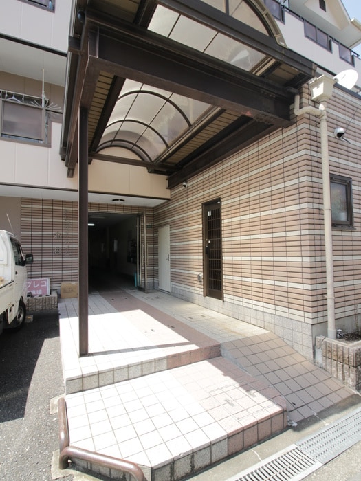 エントランス部分 トレンディ－ハイム北村