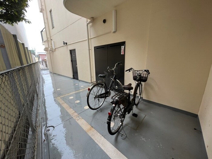 駐輪場 ロジュマン六甲