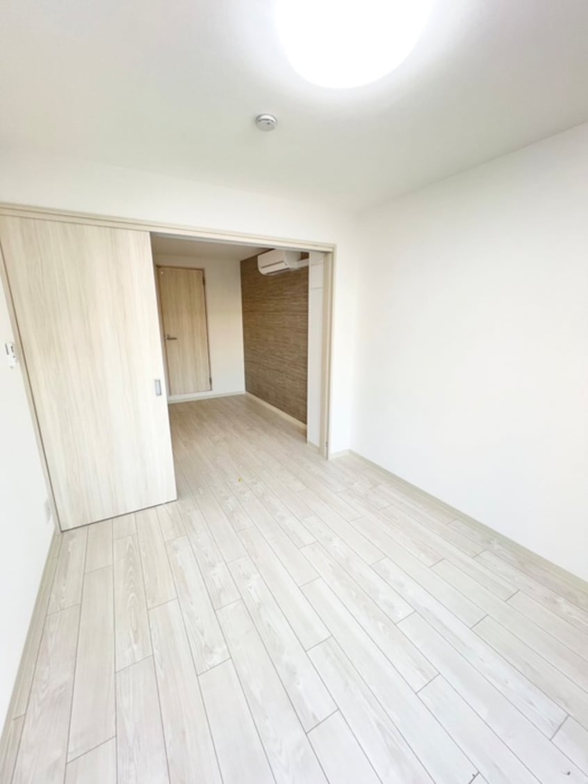 居室 ピレーネ諸福