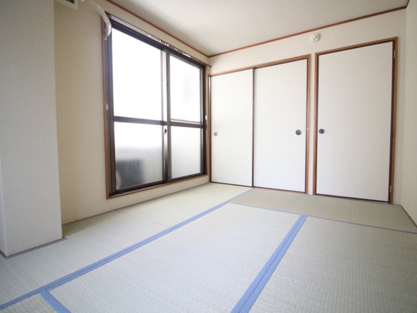 居室 エムハイツ御幸