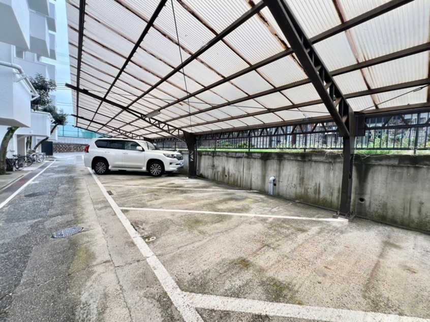駐車場 三富王子マンション