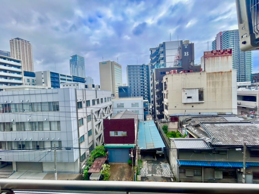 室内からの展望 ロジュマン浪速