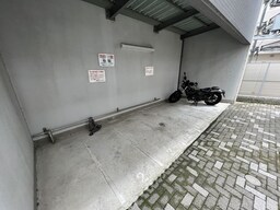 バイク置き場