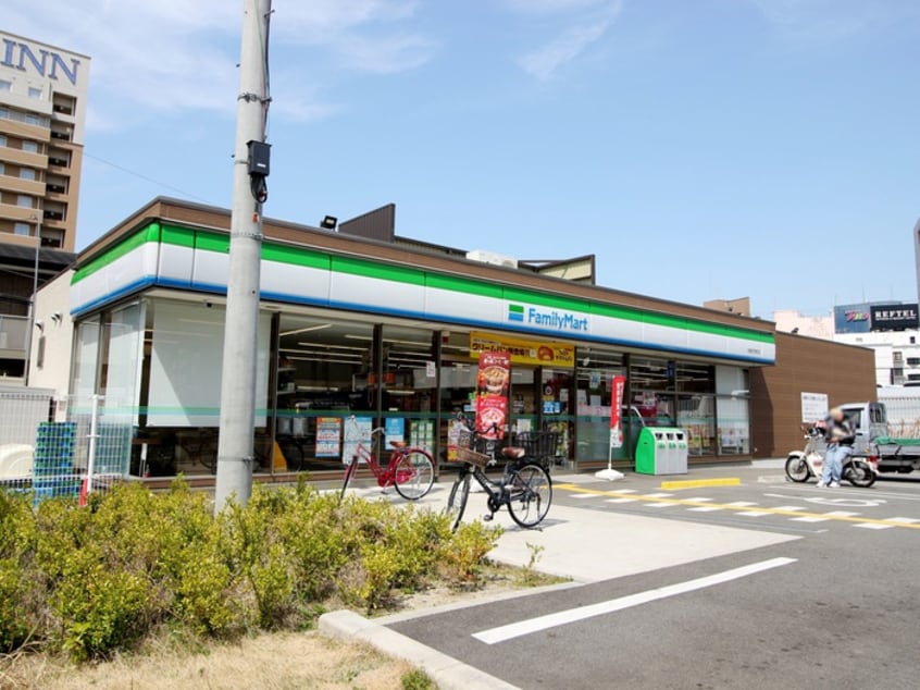 ファミリーマート大阪空港前店(コンビニ)まで93m レジデンスエアポ－ト