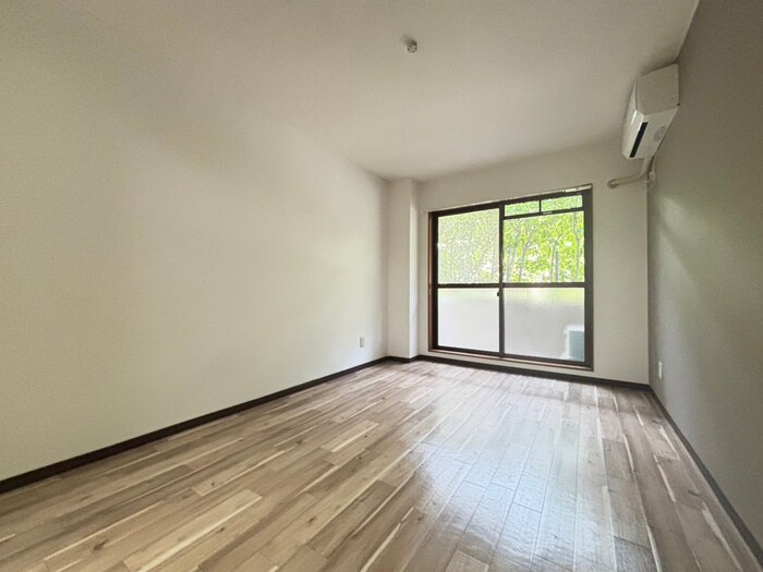 居室 ロイヤルコート山本通