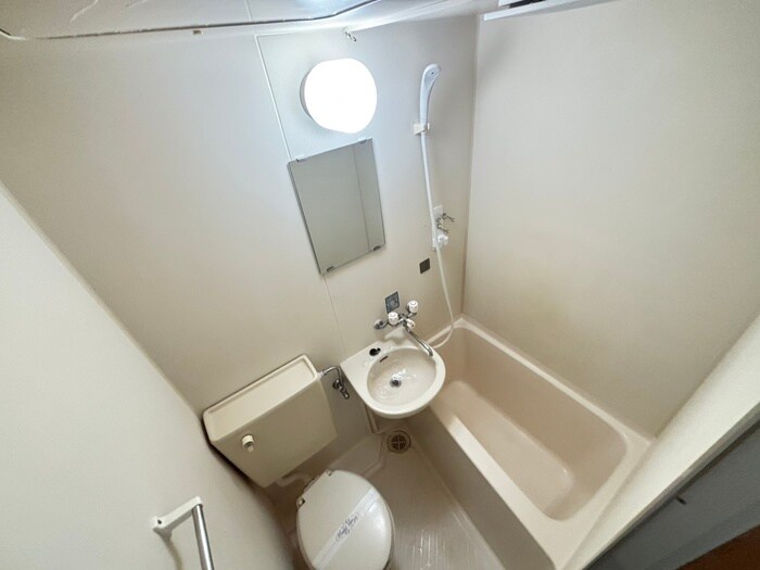 バス／シャワールーム等 ロイヤルコート山本通