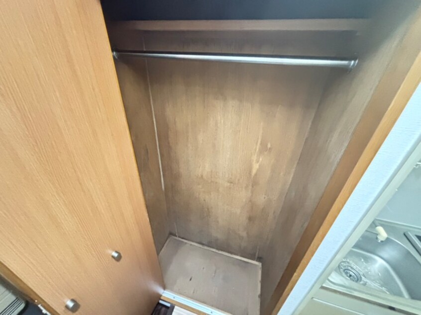 収納 ロイヤルコート山本通