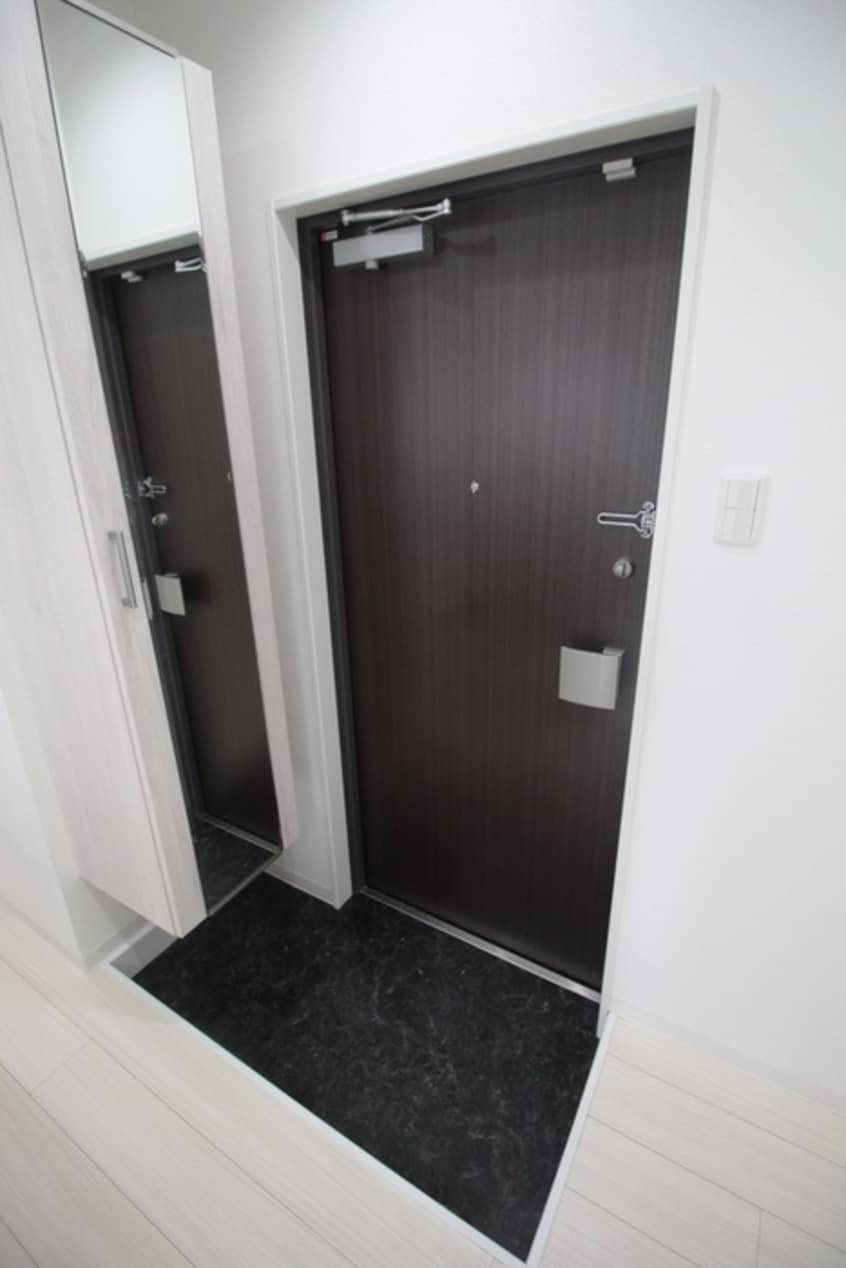 玄関 ｴﾇｴﾑｷｬﾗﾝﾄﾕｲｯﾄｻｳｽ