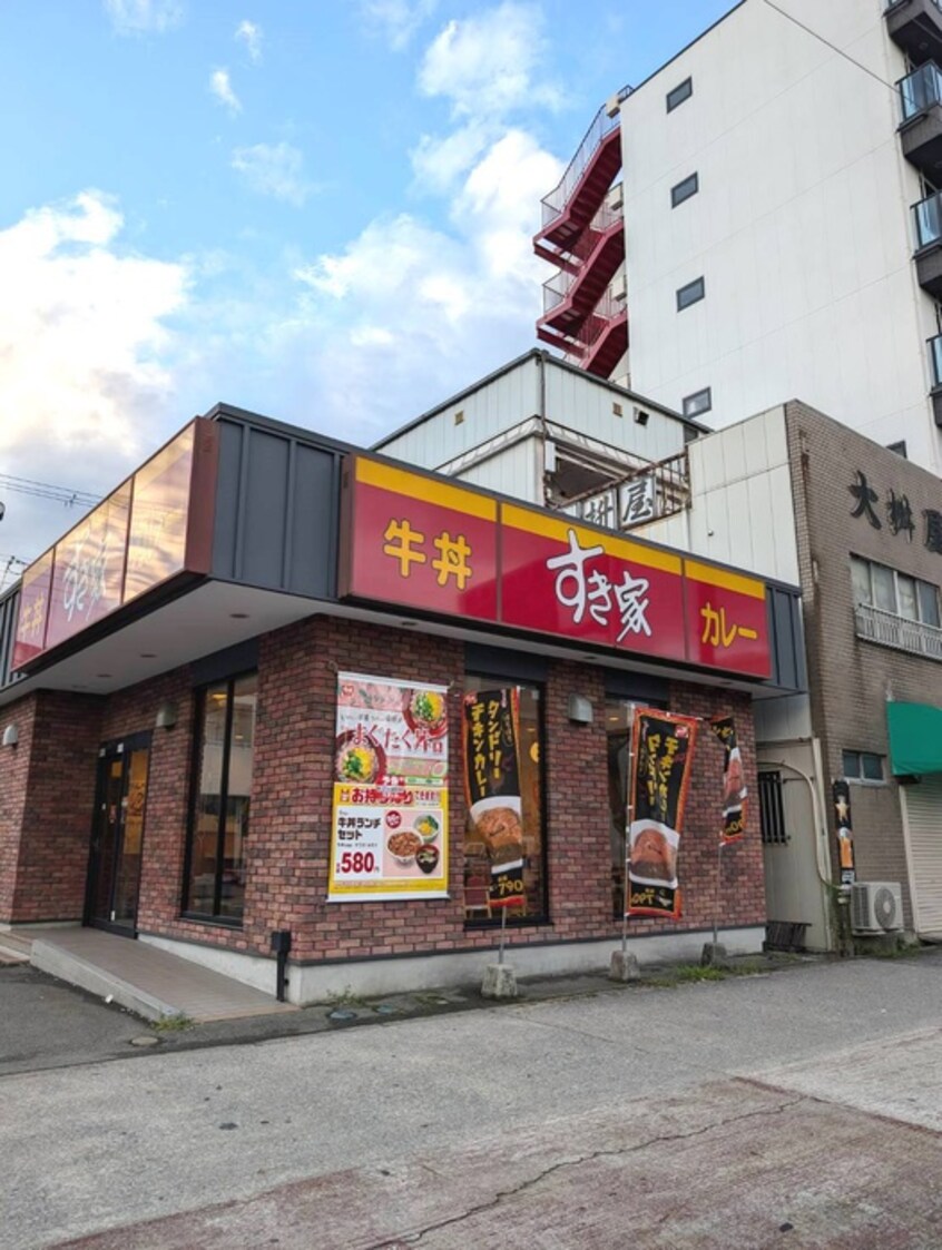 すき家(その他飲食（ファミレスなど）)まで460m 東洋プラザ泉尾