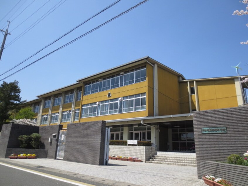 京都市立桂徳小学校(小学校)まで550m 桂上豆田町貸家２