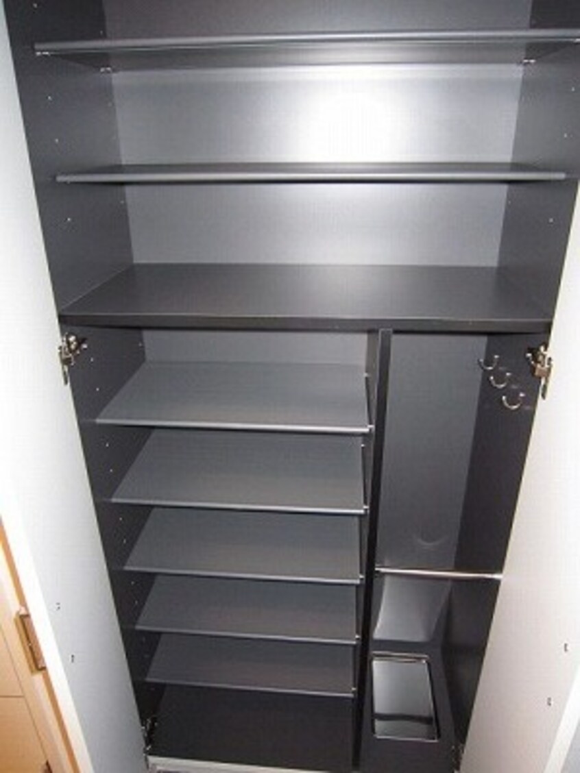 靴箱 ﾌﾟﾚｻﾝｽ堺筋本町ﾌｨﾘｱ(906)