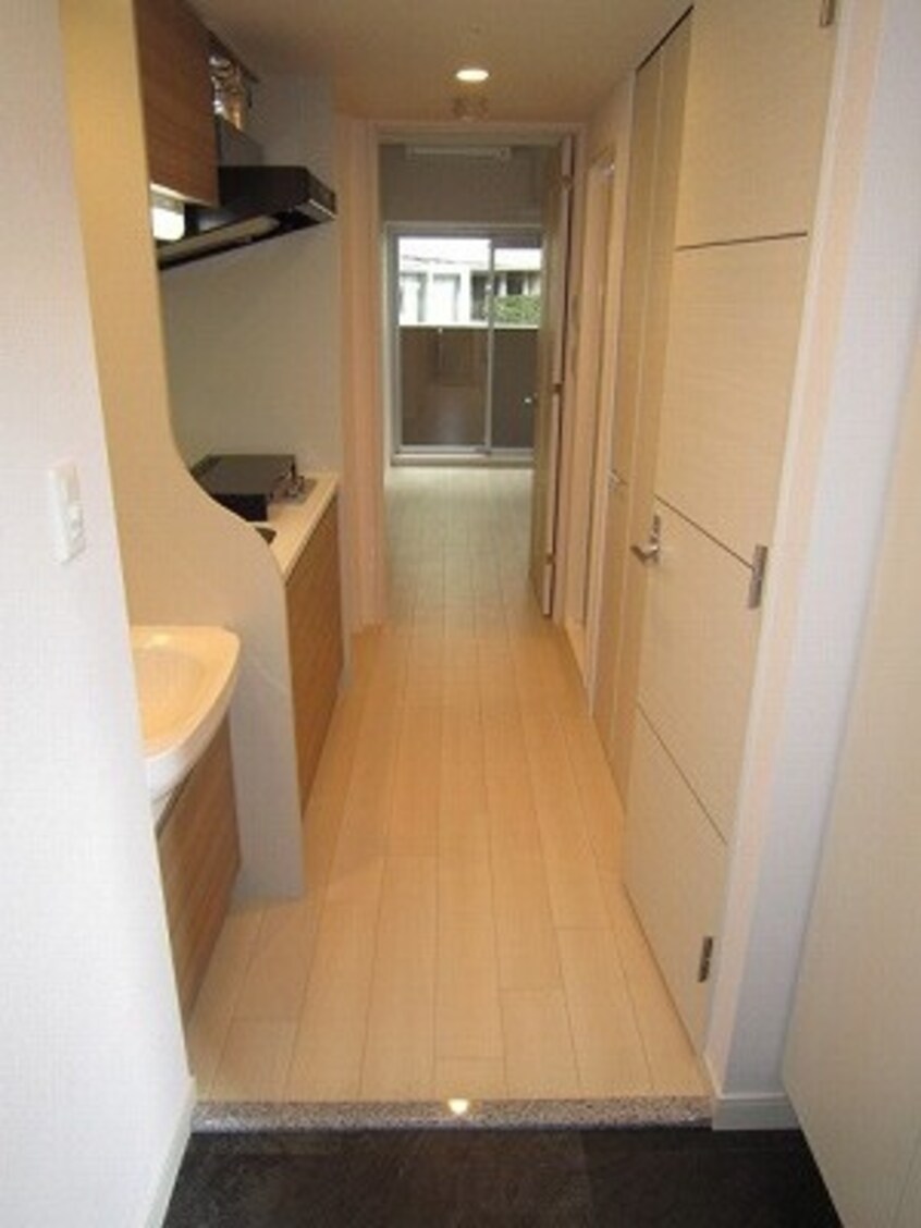 廊下 ﾌﾟﾚｻﾝｽ堺筋本町ﾌｨﾘｱ(906)