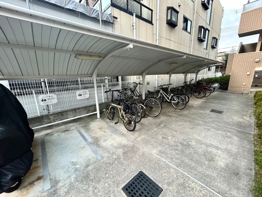 駐輪場 サンセール・ヴィラ