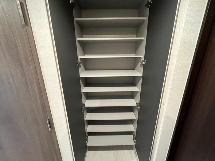 玄関 シーズンフラッツ中崎