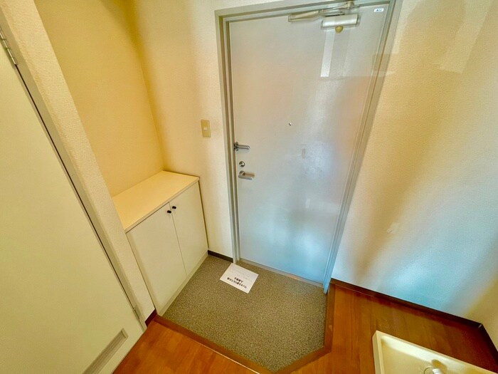 玄関 ルミエール・マゴジ１