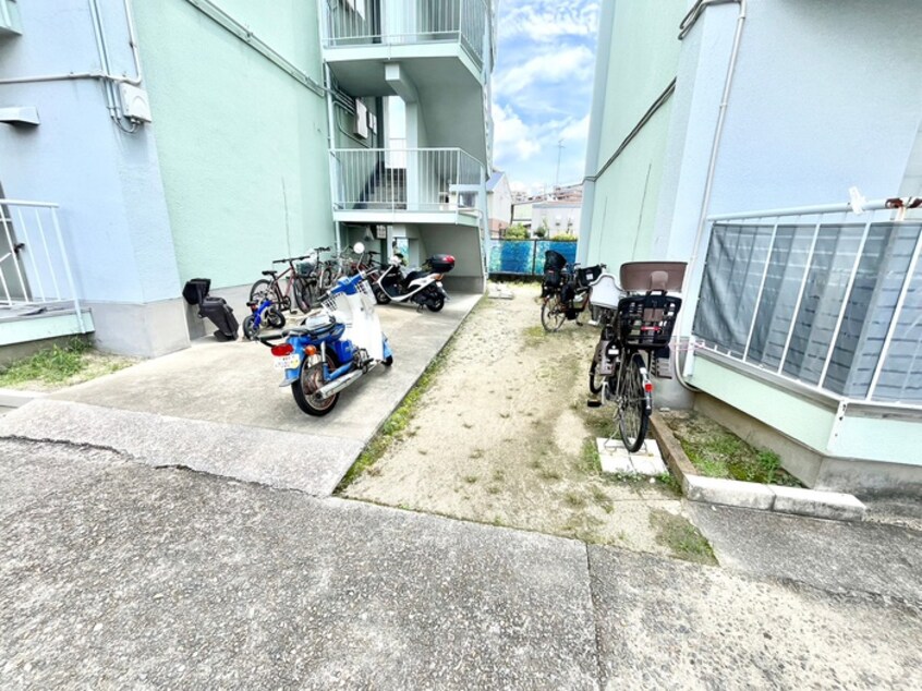 バイク置き場 ハイム モリタ