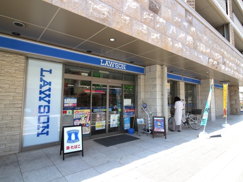ローソン阪急桜井駅前店(コンビニ)まで716m ハイム モリタ