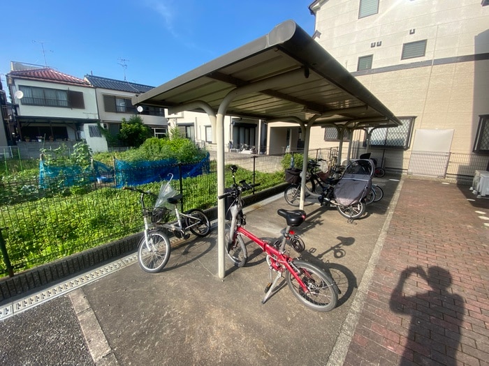 駐輪場 マドレ・ミホ