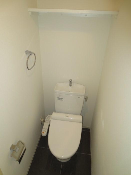 トイレ BLAU本町東