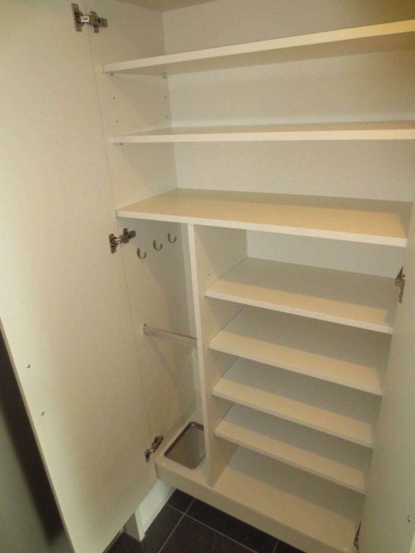 靴箱 BLAU本町東