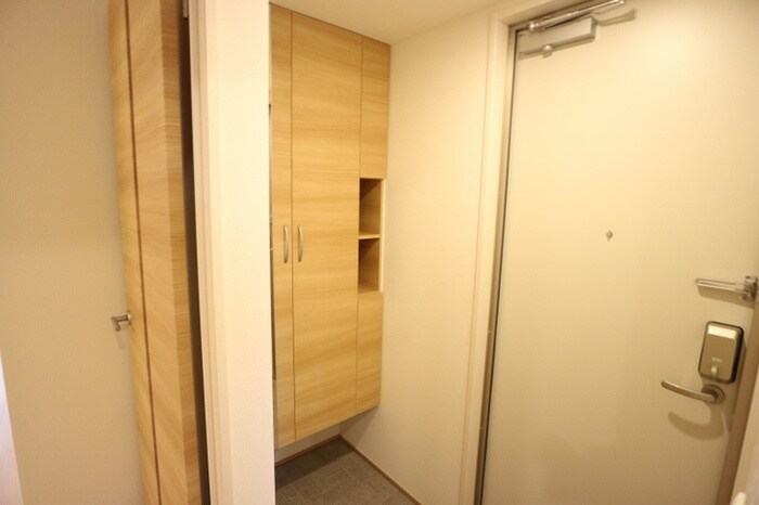 玄関 DｰROOM天神　B棟