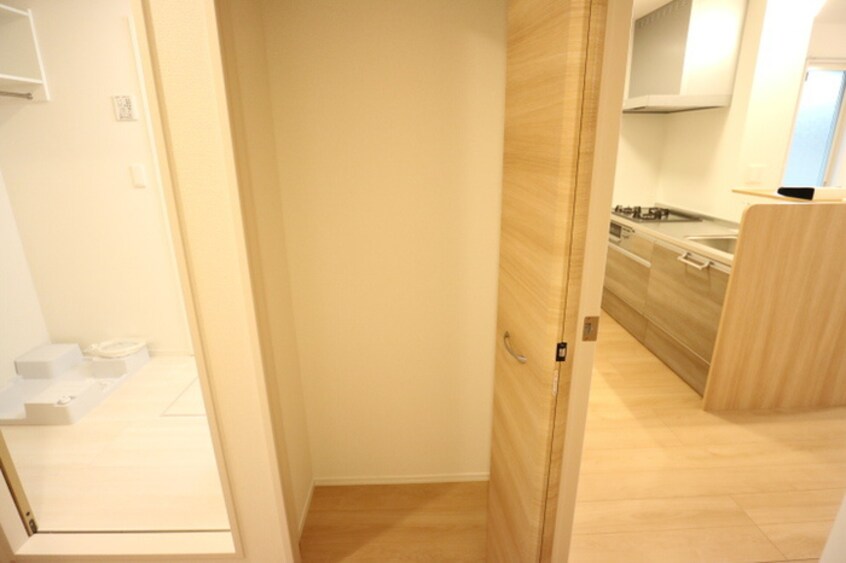 収納 DｰROOM天神　B棟