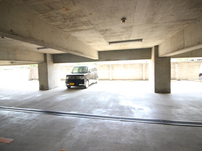 駐車場 カルム緑地