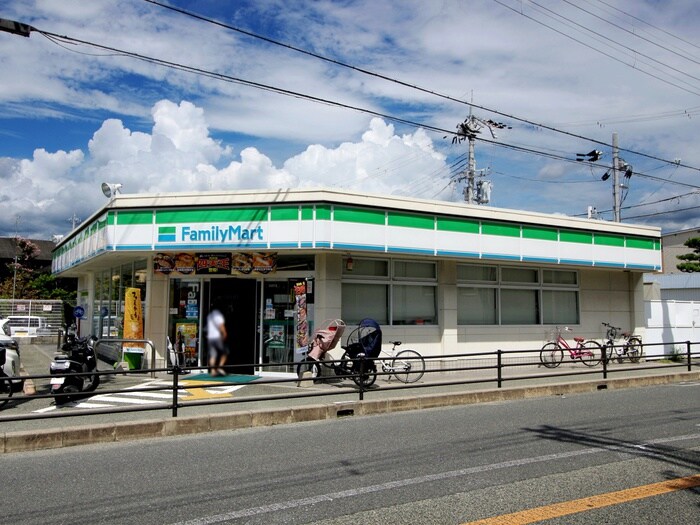 ファミリーマート池田住吉一丁目店(コンビニ)まで549m T`sTERRACE　Ishibashi　WEST