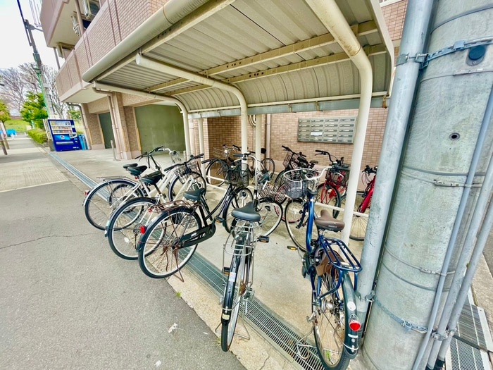 駐輪場 イセハイツ