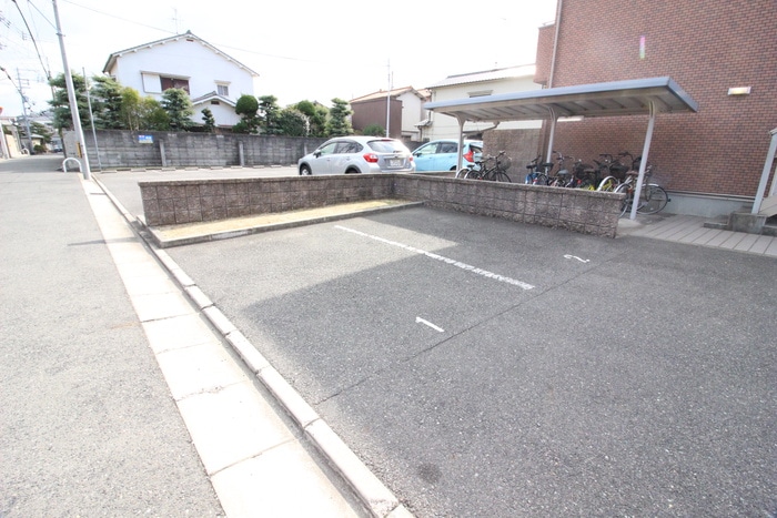 駐車場 メゾンドフランシスカ