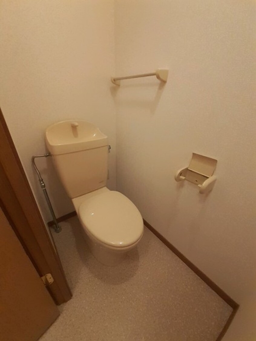 トイレ クロ－バ－ハウス