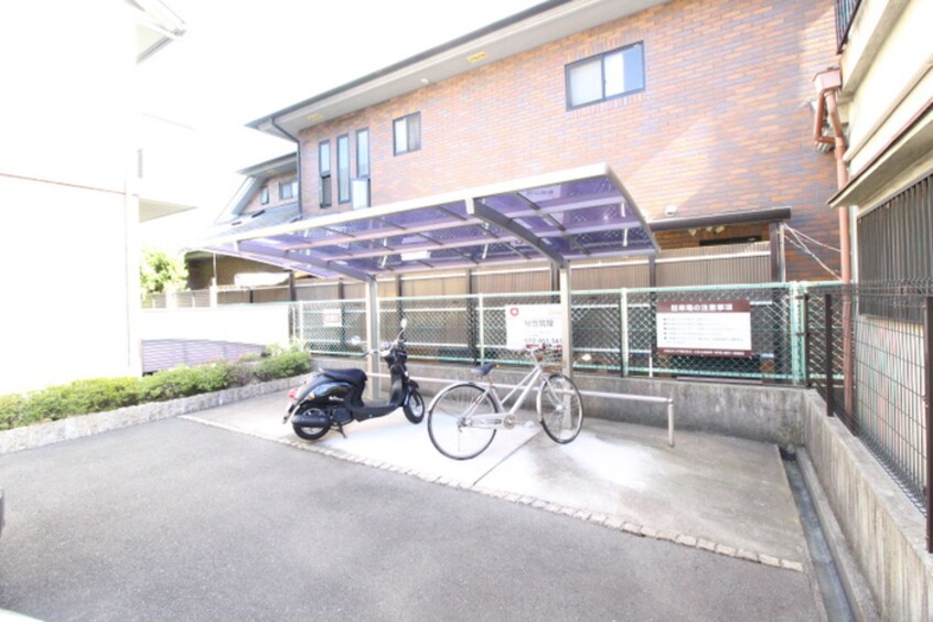 駐輪場 ブル－スカイ山宗