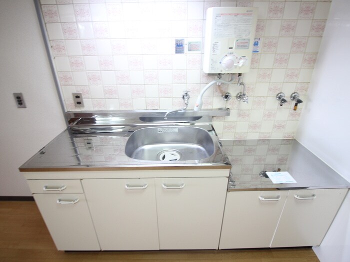 キッチン 庄内フラッツ