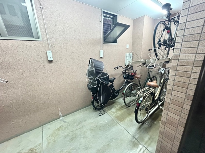 駐輪場 プルメリア