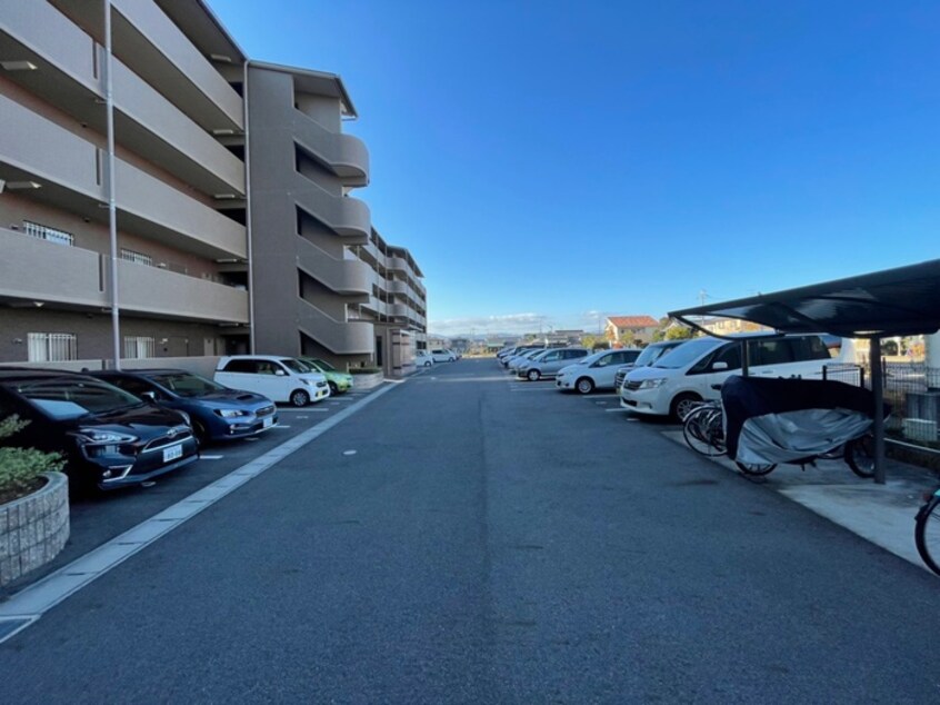 駐車場 コテージ千秀守山２番館