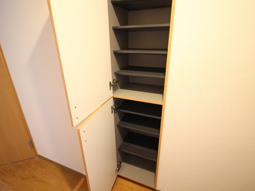 靴箱 コテージ千秀守山２番館