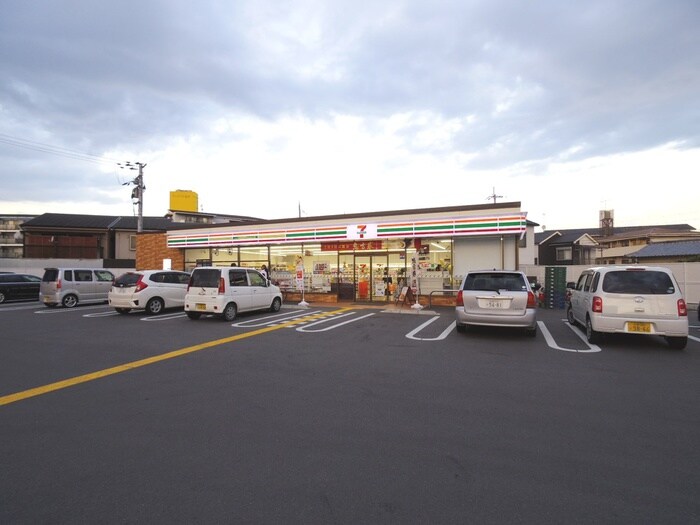 セブンイレブン 久御山町役場前店(コンビニ)まで250m パルコーポ久御山