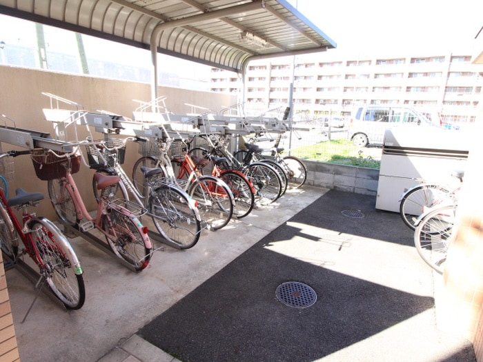 駐輪場 フルーア ケイ