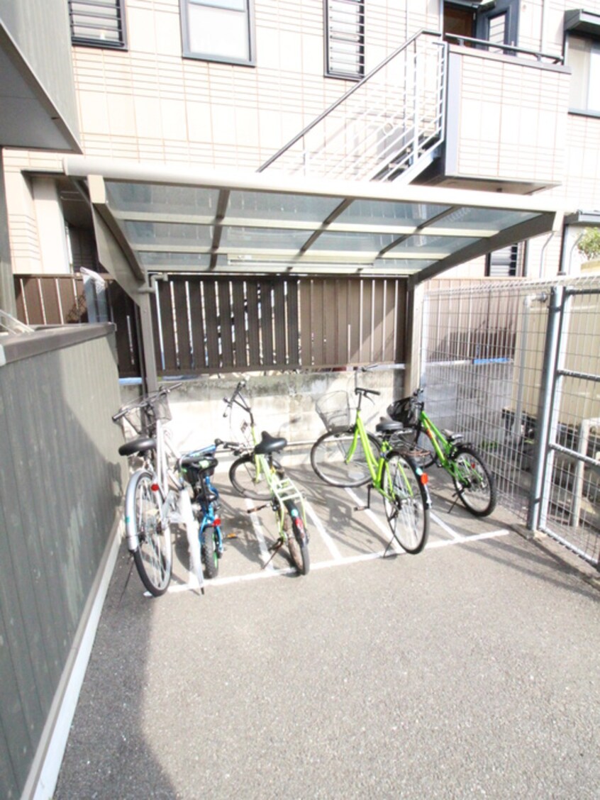 駐輪場 ルシオ藤井寺