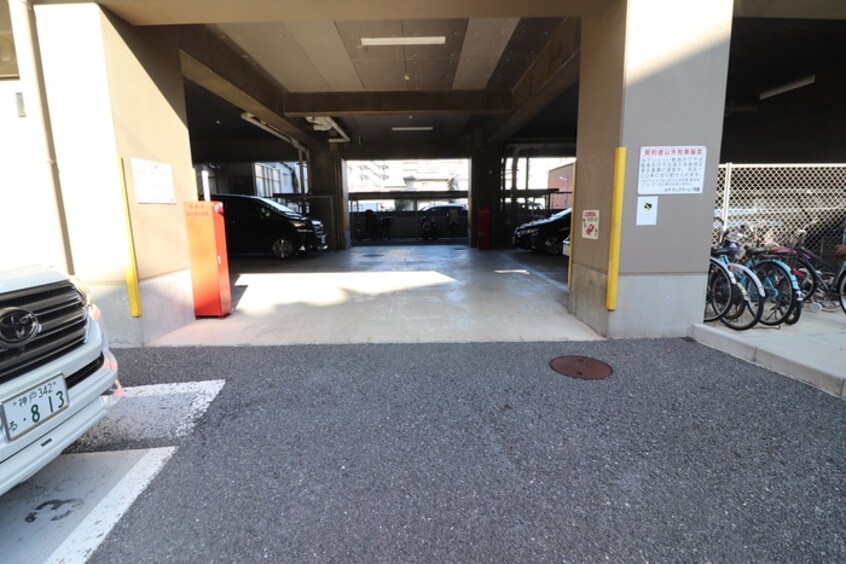 駐車場 ネオ・デンクマ－ル１号館