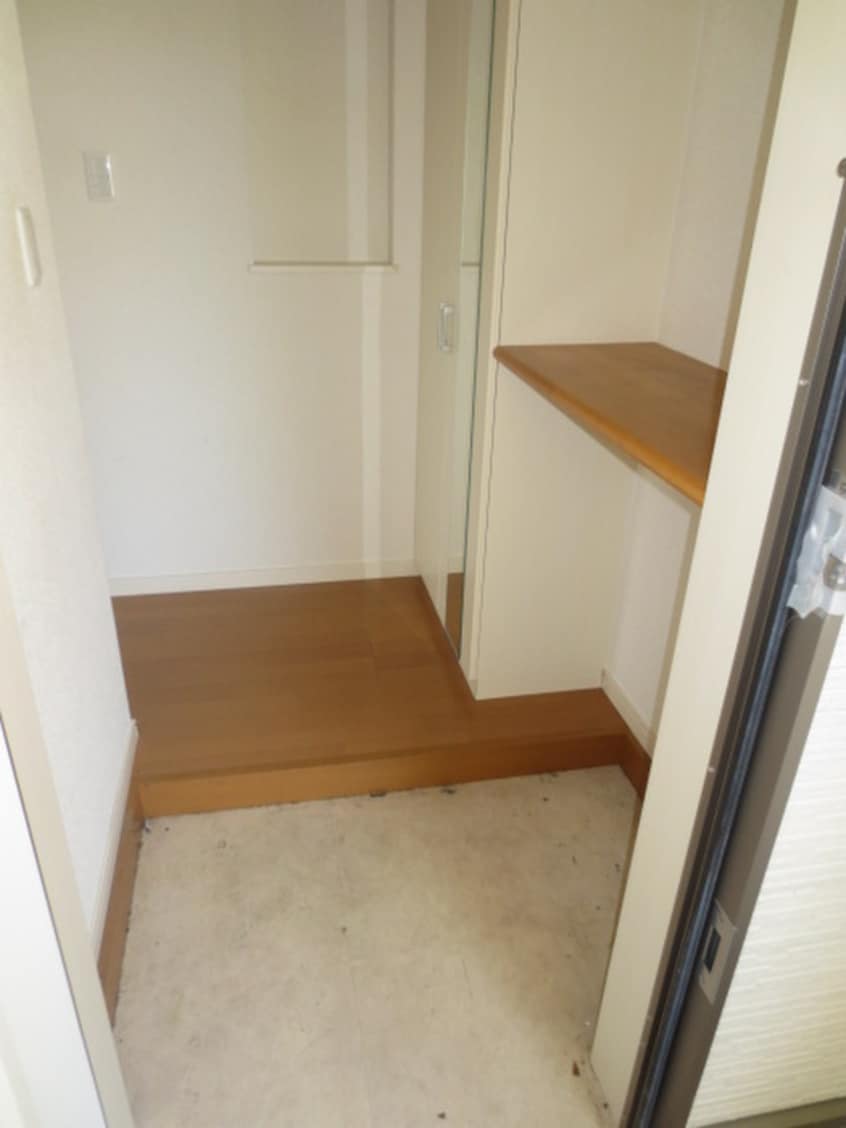 玄関 Forest court Sanpon