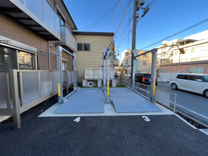 駐車場 鷹飼マンション