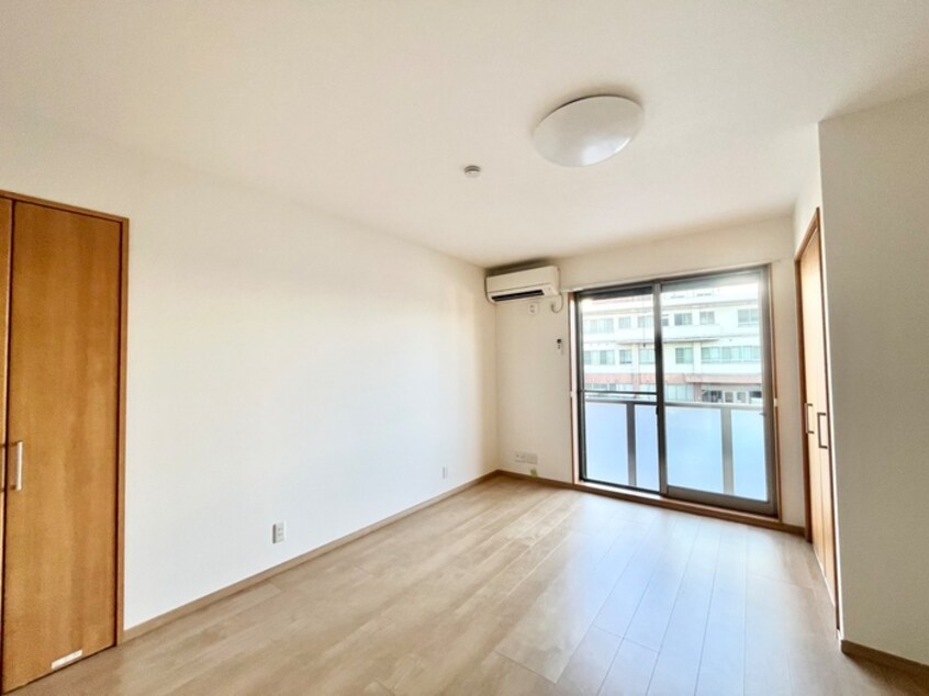 居室 鷹飼マンション