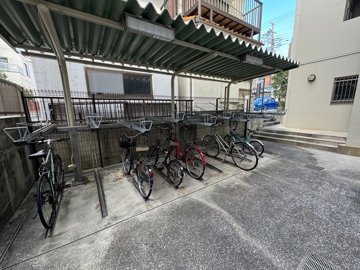 駐輪場 レシェンテ六甲