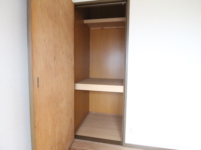 収納 グロ－リ－ハイツＡ棟