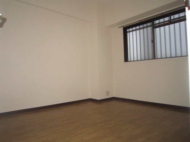 居室 グランドムール平野