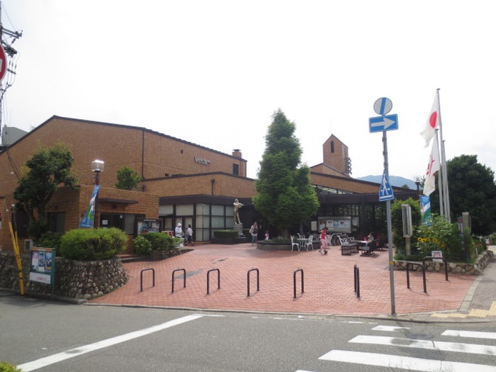 市立中央図書館(図書館)まで590m アプローズ清荒神