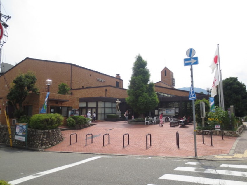 市立中央図書館(図書館)まで590m アプローズ清荒神